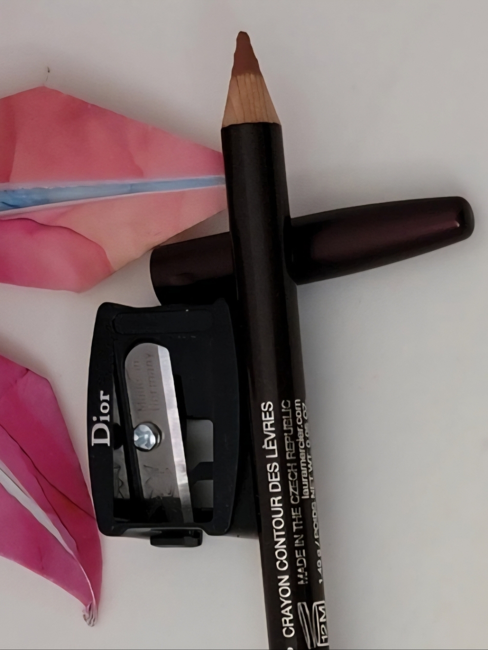 LAURA MERCIER LIP PENCIL CRAYON 0.05 oz CHESTNUT (WITH A FREE DIOR SHARPENER)